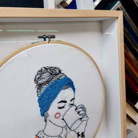 Objektrahmen, Holz, Stickmotiv