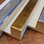 Schattenfugenrahmen mit Blattgold und Blattsilber